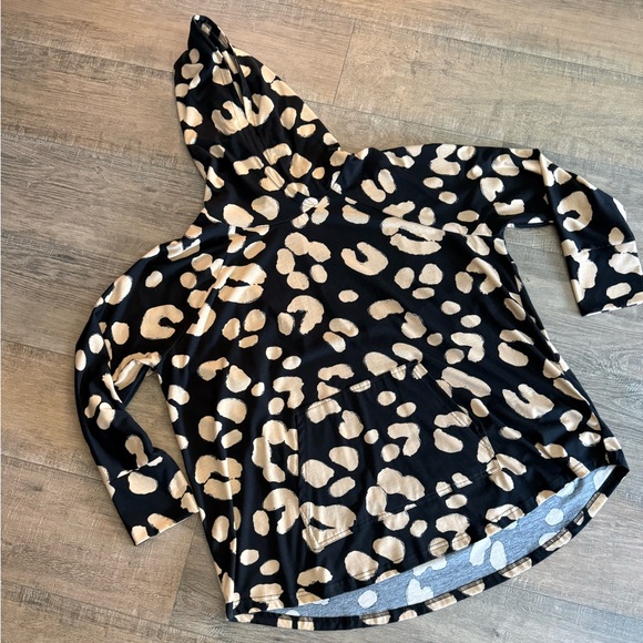 LuLaRoe Tops - LuLaRoe Black and Tan Leopard Print Hoodie
